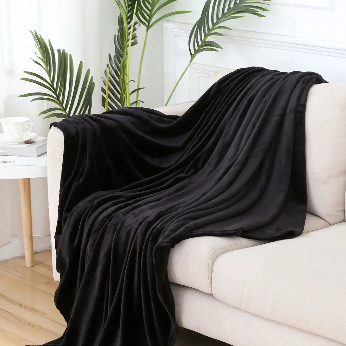 Afralia™ Cozy Flannel Warm Blanket: Soft Plush Coral Fleece Bed Cover & Shawl