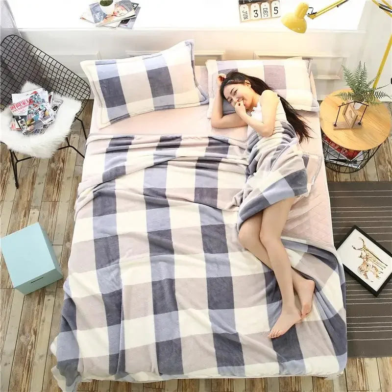 Afralia™ Coral Fleece Flannel Flower Printed Blanket for Single/Queen/King Beds